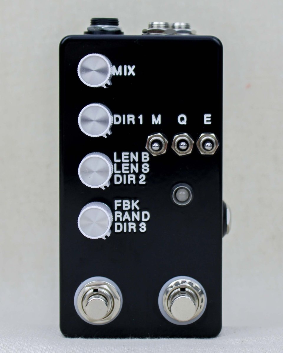 Count to 5 Delay Sampler Black/White FX Pedal | Montreal Assembly