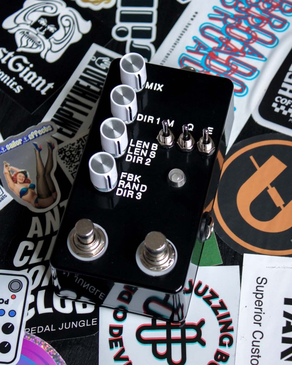 Count to 5 Delay Sampler Black/White FX Pedal | Montreal Assembly