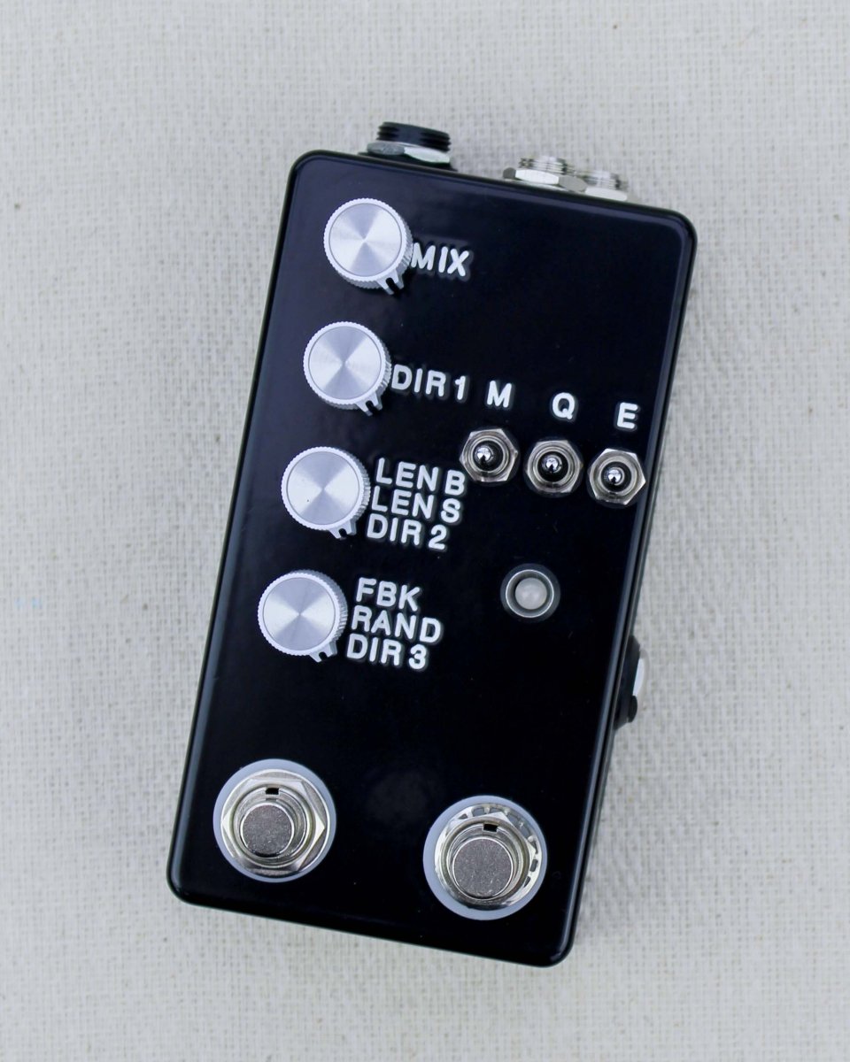 Count to 5 Delay Sampler Black/White FX Pedal | Montreal Assembly