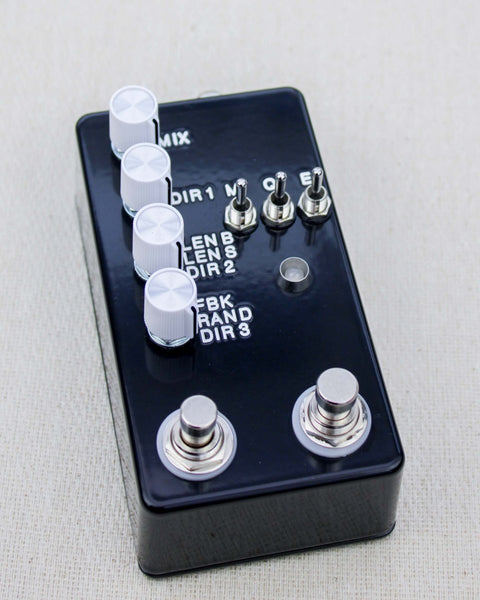 Montreal Assembly Count to 5 Delay Sampler Black/White FX Pedal [Custom Batch 003] - Pedal Jungle