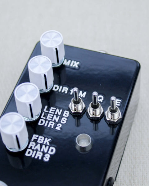 Montreal Assembly Count to 5 Delay Sampler Black/White FX Pedal [Custom Batch 003] - Pedal Jungle